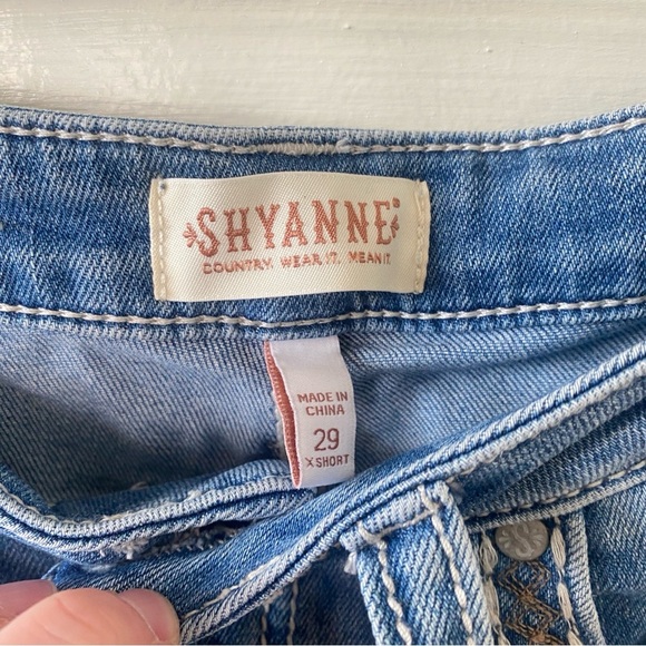 SHYANNE Western Country Rodeo Embroidered Flare Jeans Women's Size 29 - Picture 3 of 9